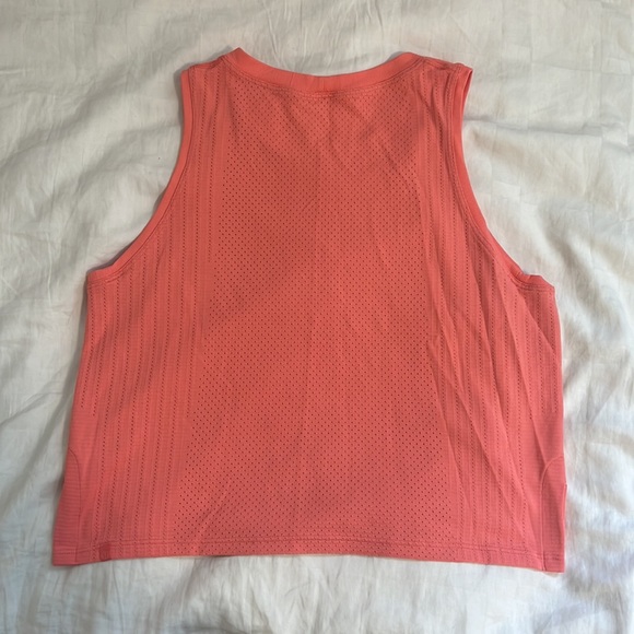 Lululemon Women’s Training Tank - Like New - Picture 2 of 4